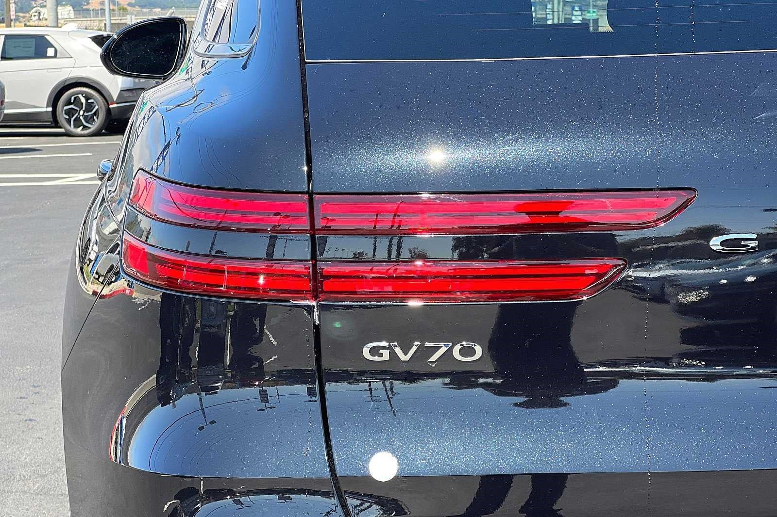 2023 Genesis Electrified GV70 Advanced
